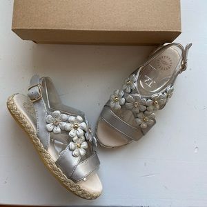 Ugg girls silver sandals size 12 new